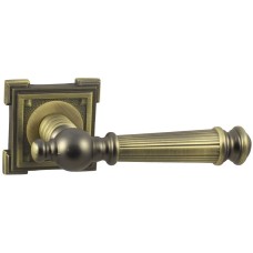 Дверная ручка Vantage V15 на квадратной розетке MAB матовая брон